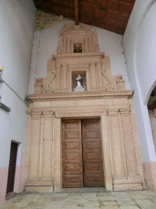 Portada principal de la iglesia