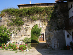 Arco de entrada apuntado