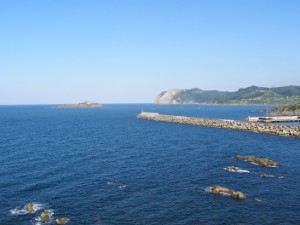 Vista de Izaro y de cabo Ogoño desde Talea de Bermeo